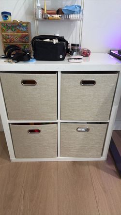IKEA KALLAX CUBICLES SHELF W STORAGE CUBES