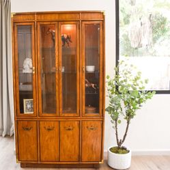 Drexel Accolade china cabinet / hutch