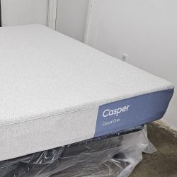 LIKE NEW! Casper Cloud One King Mattress - Delivery Available