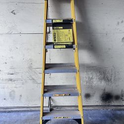 Dewalt Stepladder 