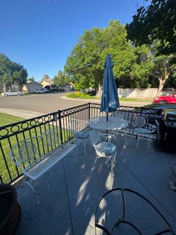 Gorgeous vintage patio set