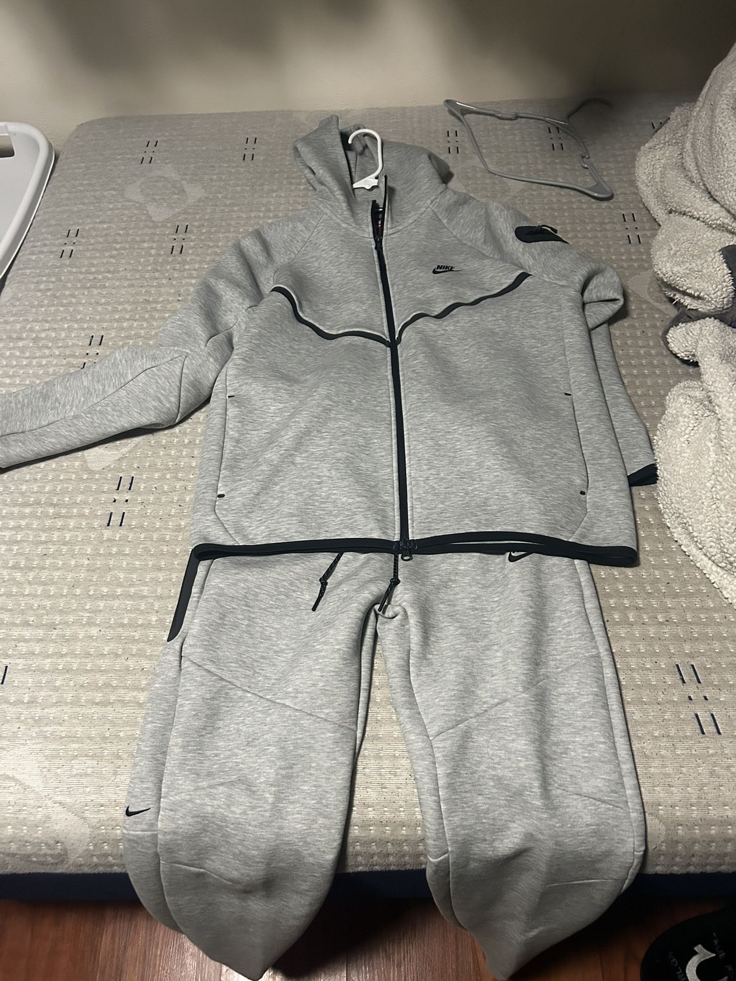Nike Tech Gray