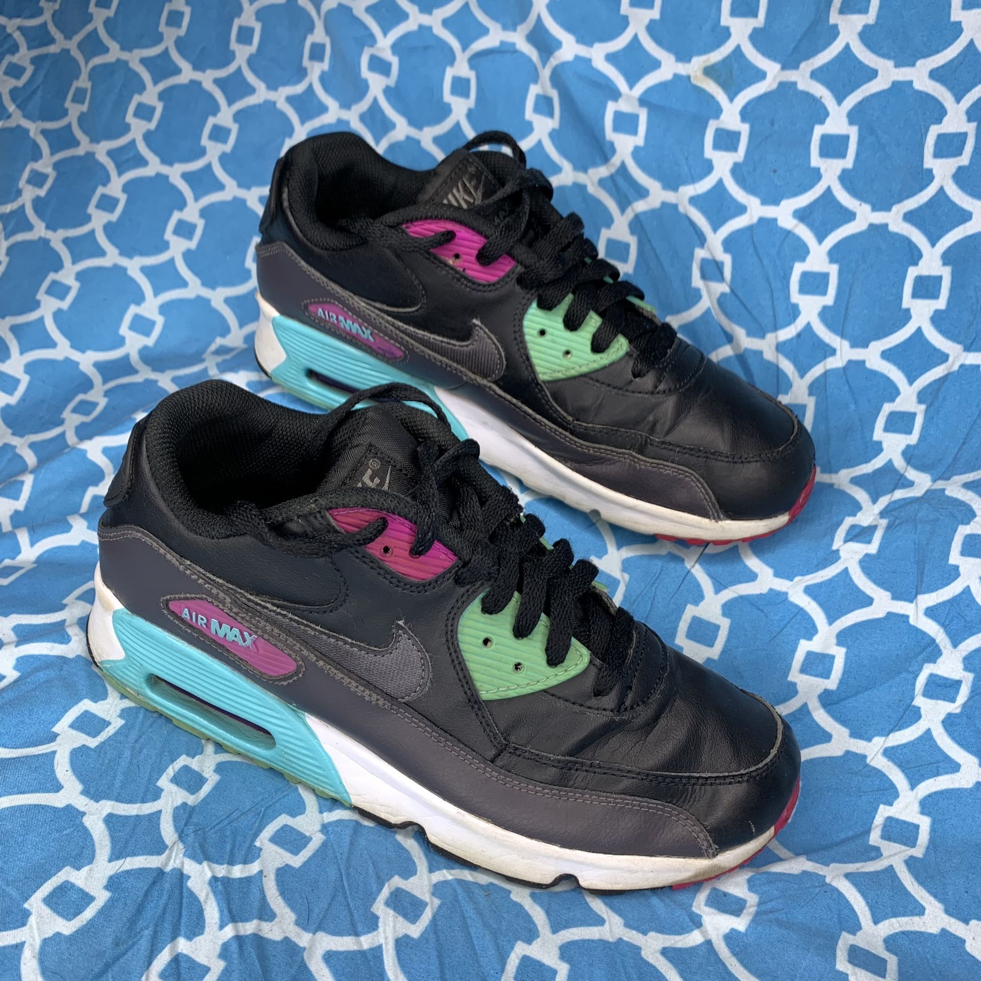 Nike youth size 7y Men's Womens Air Max 90 Leather South