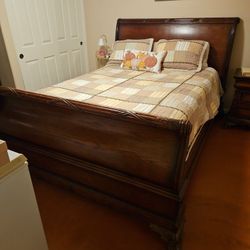 BEDROOM SET 4 PIECES