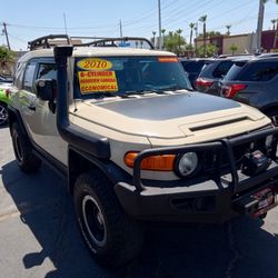 2010 Toyota FJ 