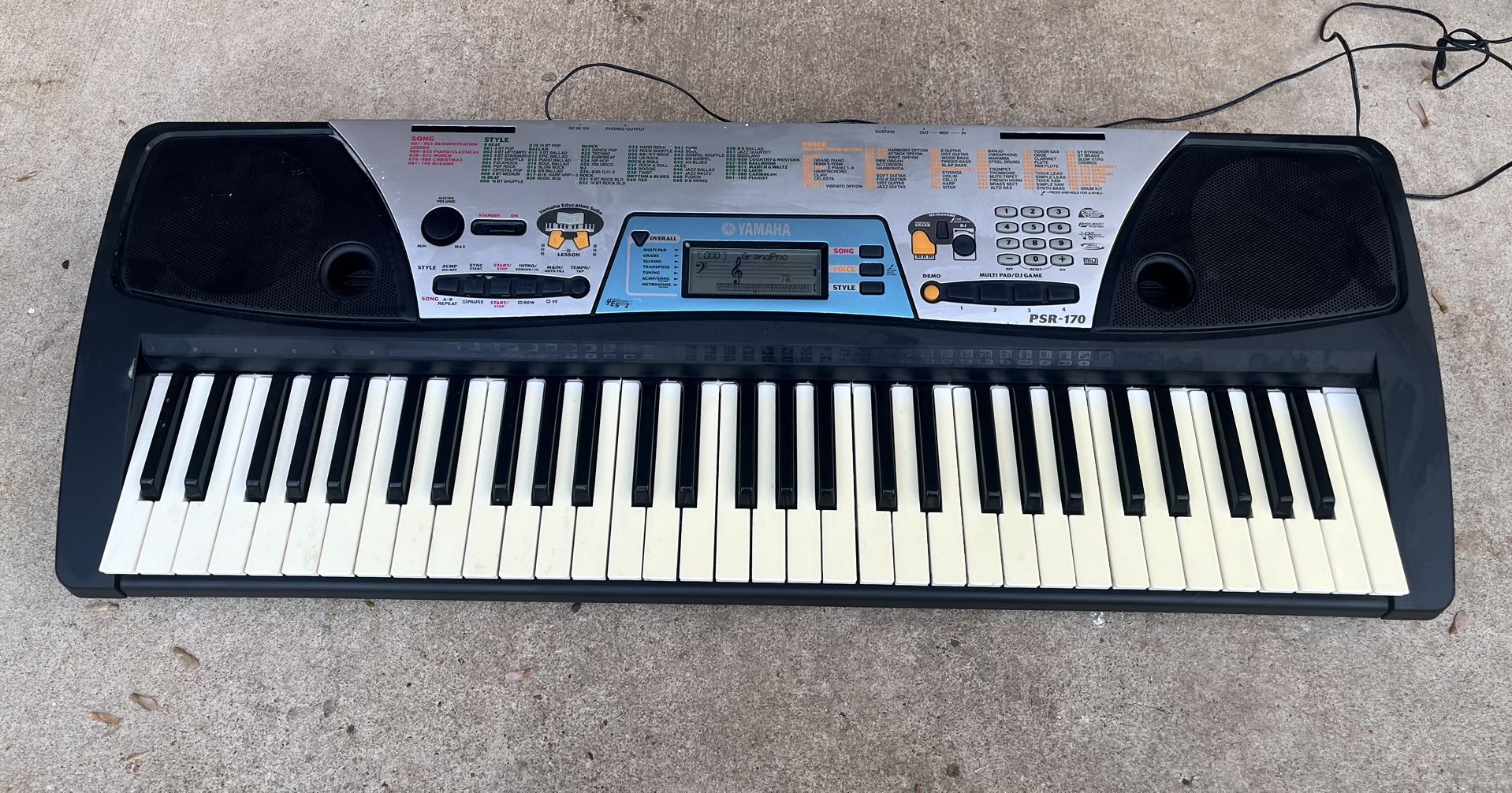Yamaha 61-Key Electronic Keyboard