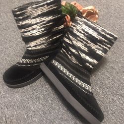 Like Toms Woman’s Boots Size 7.5