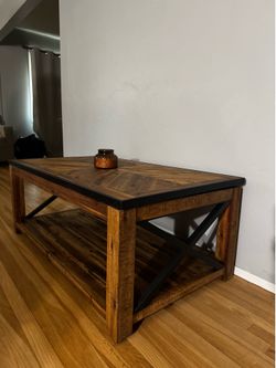 Rustic Farmhouse Lift-Top Coffee Table