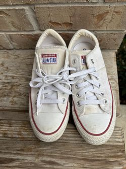 White Converse Chuck Taylor All Star Women’s size 7 $35