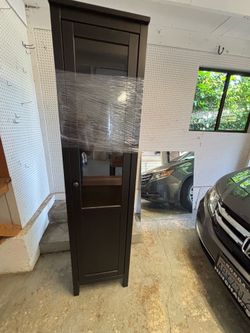 2 IKEA Hemnes perfect bookshelves with doors pick up outside