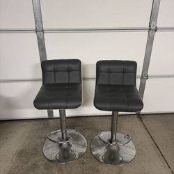 Bar tools  adjustable  chairs
