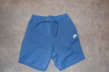 Nike tech fleece shorts (authentic)