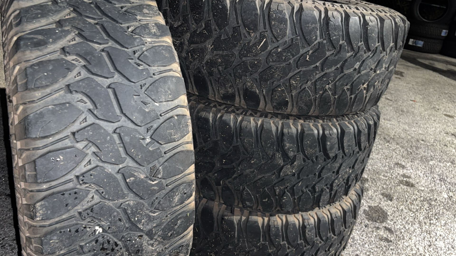 37/12.5R20 Tires