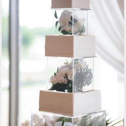 Clear Acrylic Risers For Wedding Cake