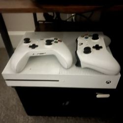 Xbox S One + 2 Wireless Control