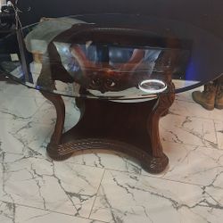 Round Glass Table W/ Round Carpet