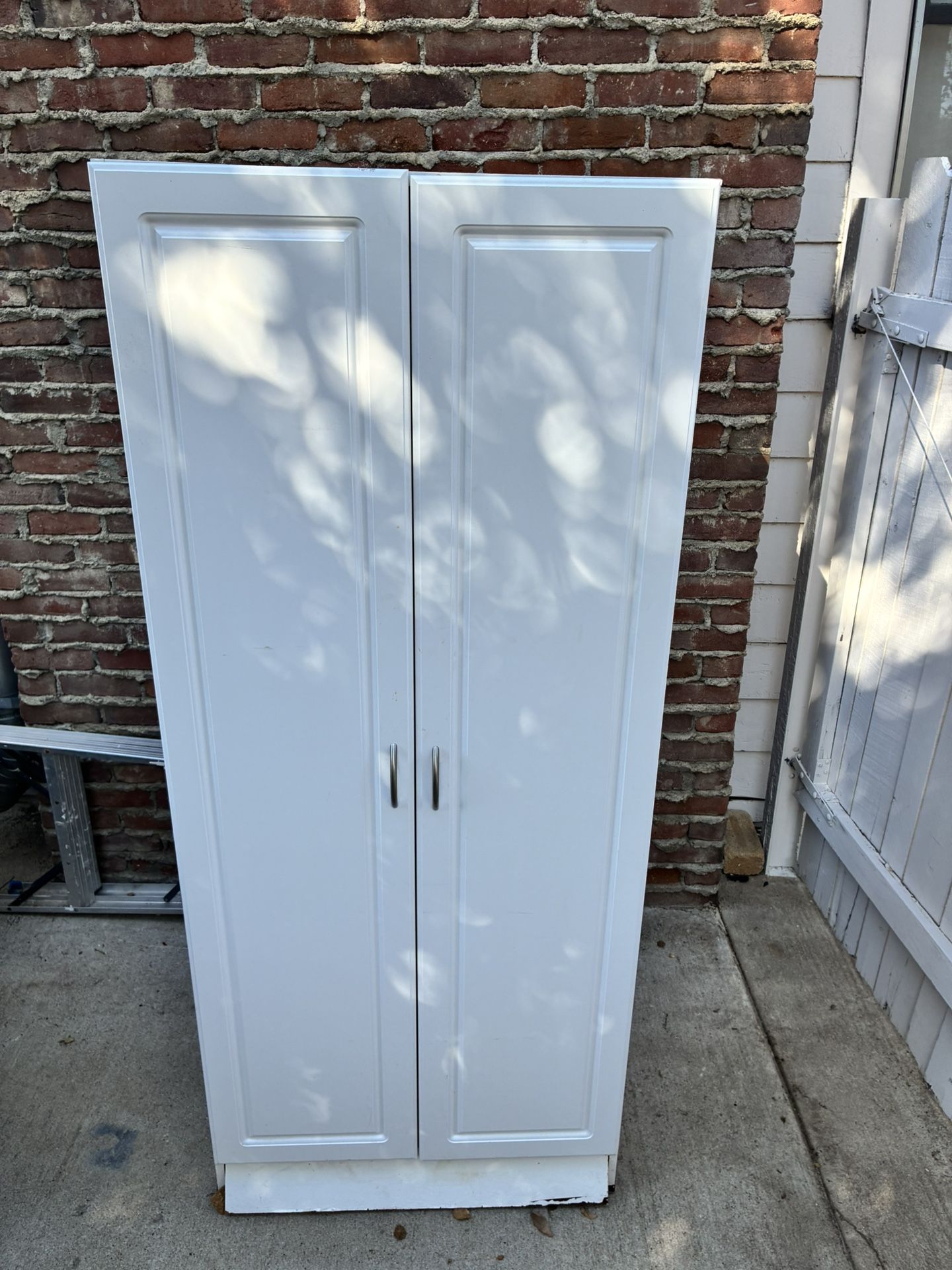 White cabinet/shelf 