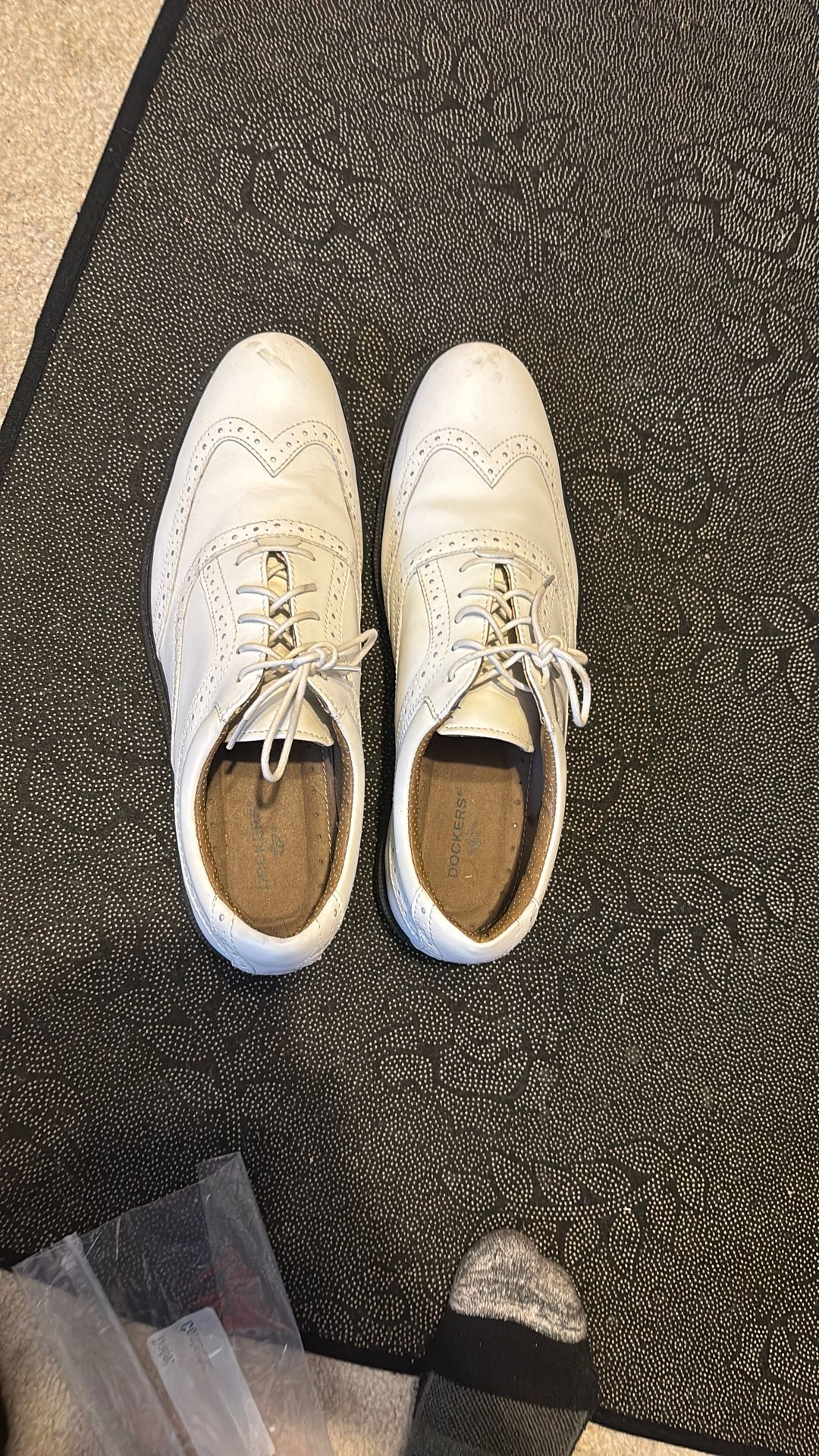 Golf shoes