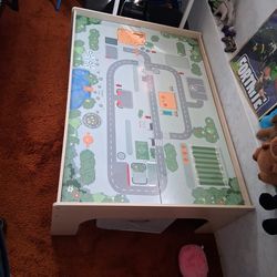 Play Table With Track and accessories.. Good condition barley used
