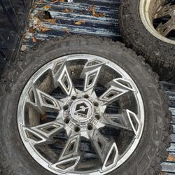 8 Lug Nut Wheels