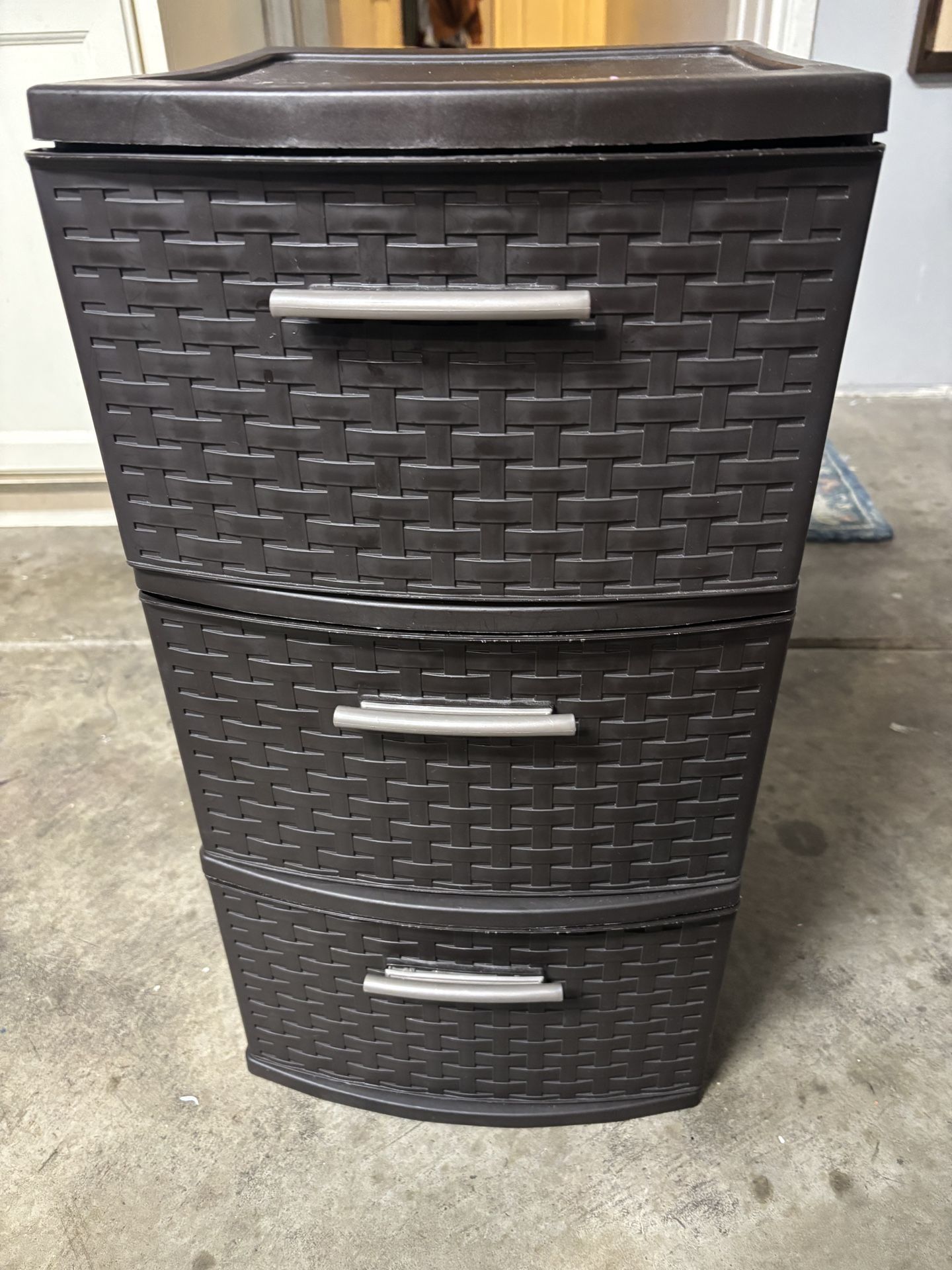 Plastic drawer