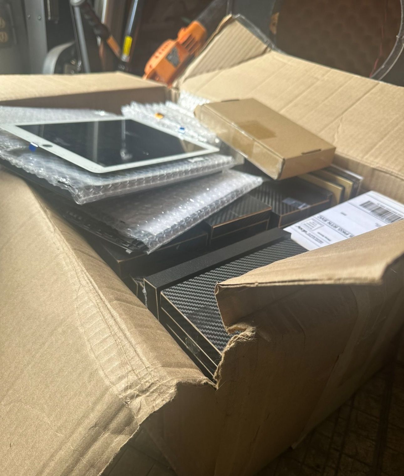 Cellphones And Electronics Parts Lot