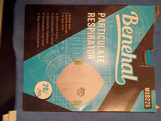 Particular respirator and vinyl gloves