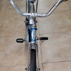 Vintage schwin  stingray bicycle