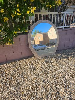 Free mirrow/headboard.