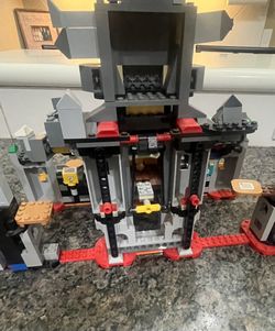 LEGO Super Mario Bowser's Castle (71369) Mostly complete, see