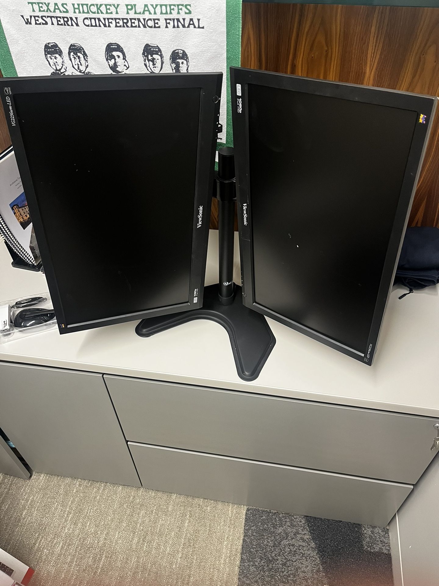 Dual Monitors