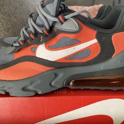 Nike air max 270 react youth size 7 women’s Size 8.5