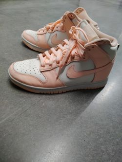 Nike 8½ Wmns Dunk High 'Crimson Tint'