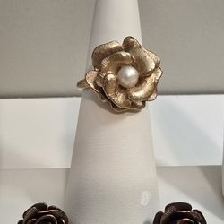 2 Piece VTG Gold Flower Pearl Stone Inset Women's Earrings & Adjustable Ring Set