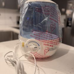 Vicks Humidifier- New and Unused