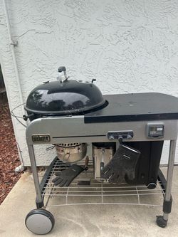 Weber Performer Premium Charcoal Grill 22"