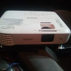 Epson  Vs250 $ 300
