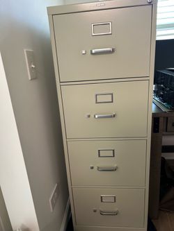 HON 4 Drawer Locking Filing Cabinet