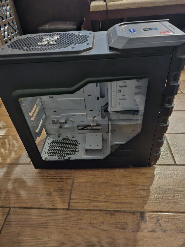 Cooler Master - Computer Tower Case
