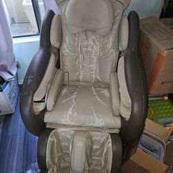 MASSAGE CHAIR