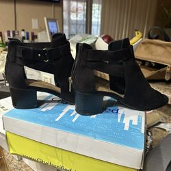 Women’s Shoes 