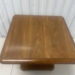 Ethan Allen Nutmeg Heirloom Pedestal Lamp End Table Side 