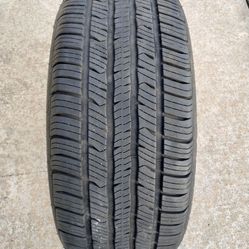Tire 225/40 /18 Good condition 90%