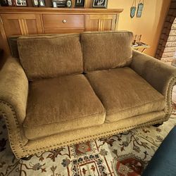 LOVE SEAT NAIL UPHOLSTERY 
