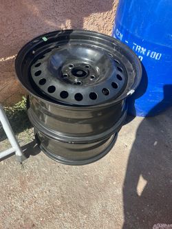 4 Honda rims size 17 and 4 hubcaps