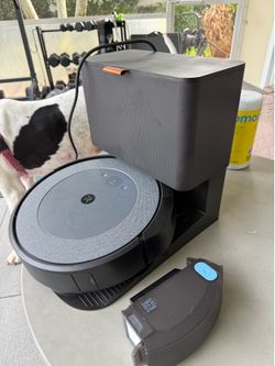 Roomba i5 Robot Vacuum – Great Condition