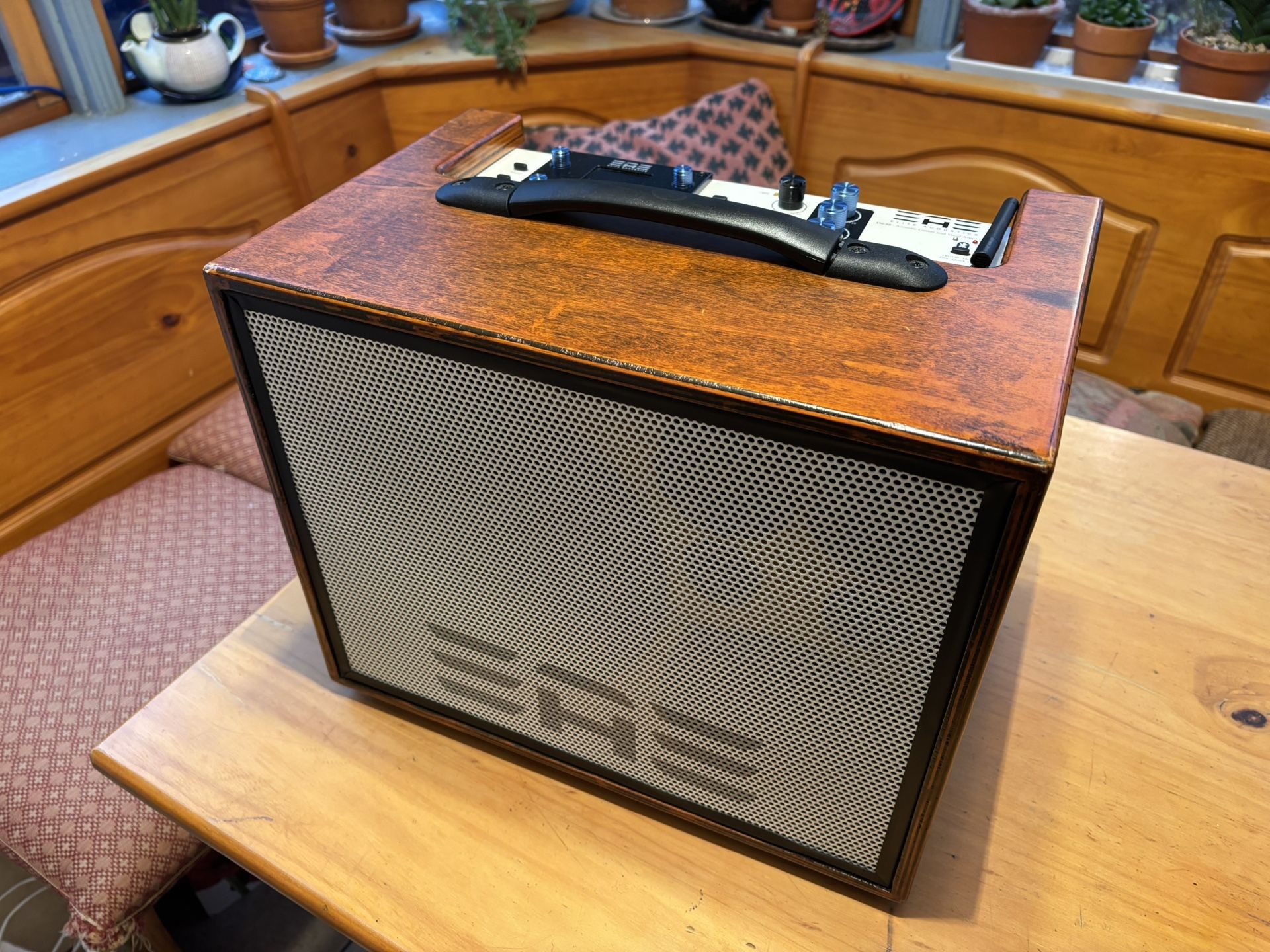 Elite Acoustics “EAE” D6-58 Rechargeable Amp And Mixer