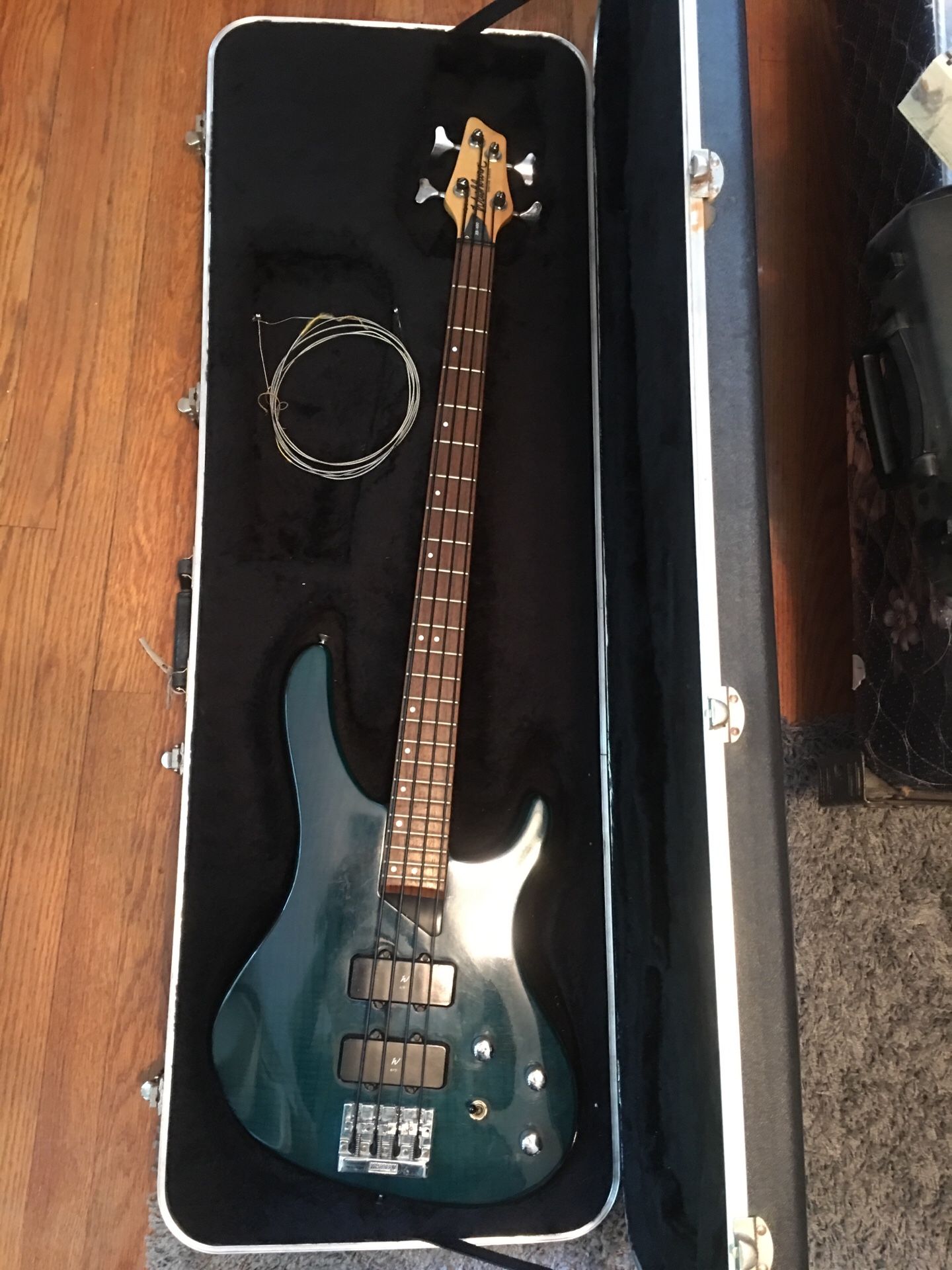 Washburn XB-400 Bass Guitar