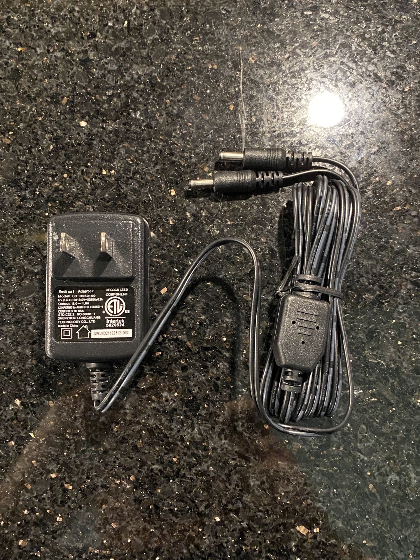 Dual Tip AC-DC Medical Adapter Charger 5V 1.0A LC-H050100