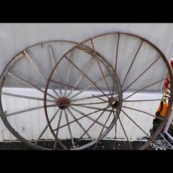 Garden Decor Vintage Wagon Wheel Set